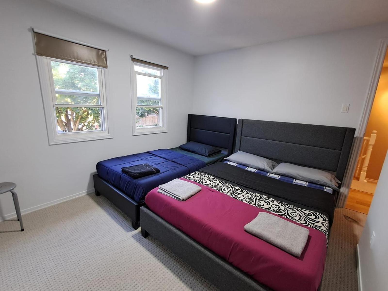 Square One Mississauga Suite- Attached Bathroom, Walking Transit & Plaza Екстер'єр фото