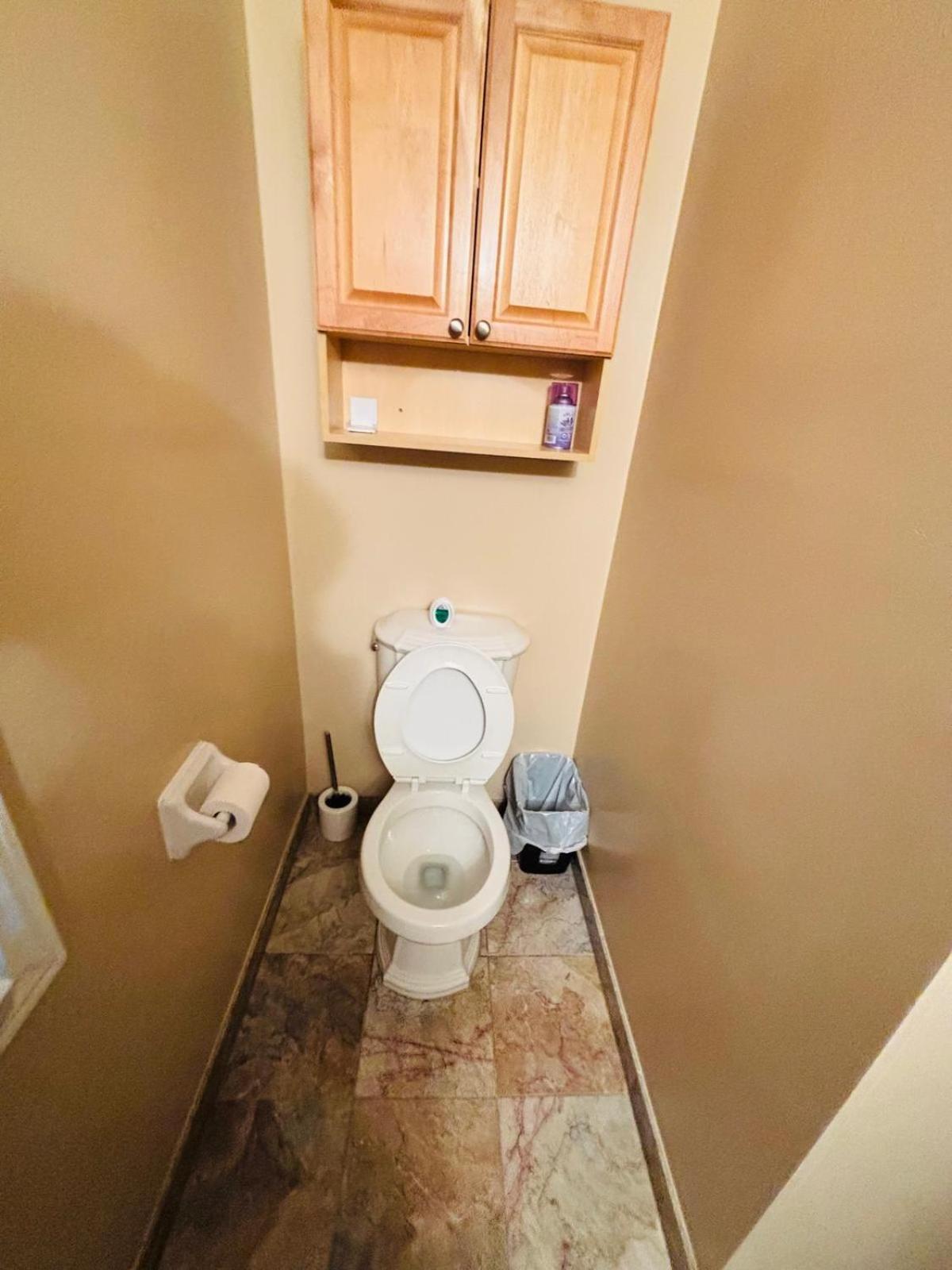 Square One Mississauga Suite- Attached Bathroom, Walking Transit & Plaza Екстер'єр фото